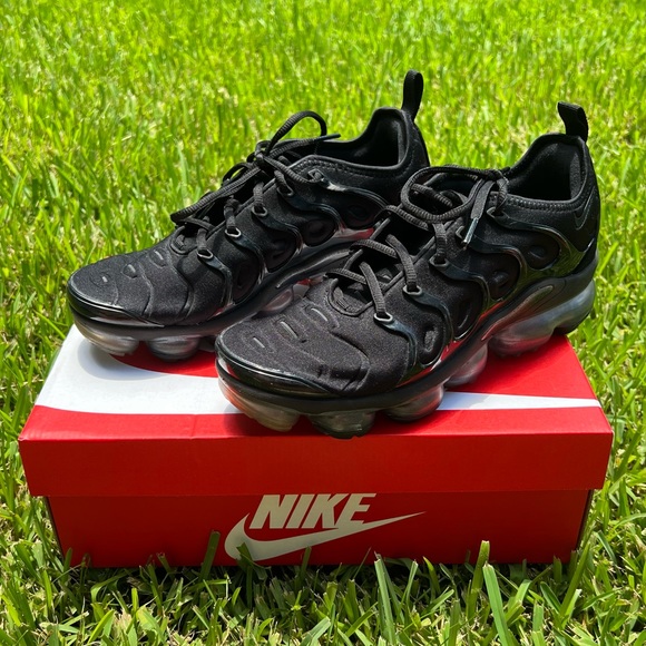 Nike womens vapormax plus - Picture 3 of 9